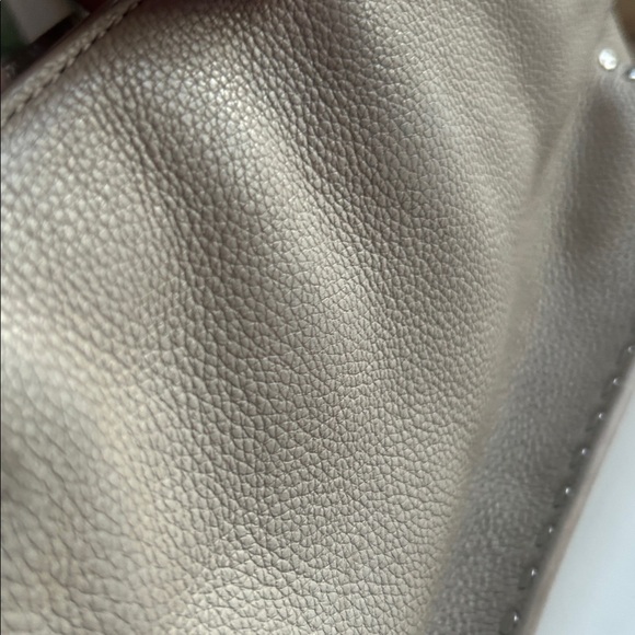 Michael Kors tan pebbled leather chain crossbody bag neutral moto flawed - Picture 8 of 11